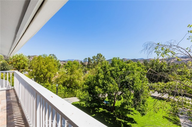 Detail Gallery Image 5 of 40 For 28241 Foothill Drive, Agoura Hills,  CA 91301 - 6 Beds | 4 Baths