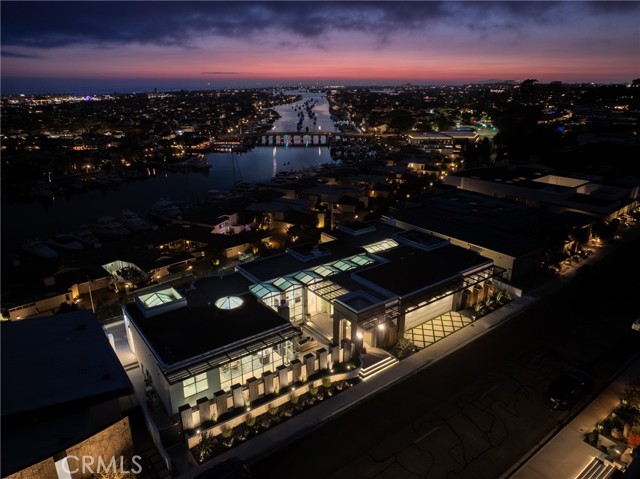 Detail Gallery Image 3 of 70 For 1409 Dolphin Terrace, Corona Del Mar,  CA 92625 - 5 Beds | 5/2 Baths