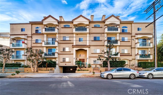 Detail Gallery Image 1 of 1 For 10626 Valley Spring Ln. #406,  Toluca Lake,  CA 91602 - 2 Beds | 2 Baths