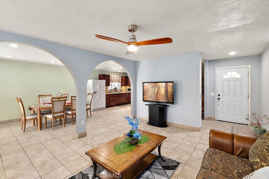 MLS #CV25245152 image #9