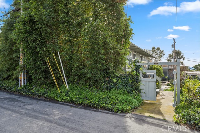 Front Image Thumbnail for CRLG26034536