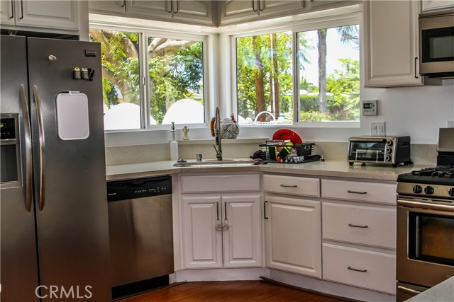 0, Lake Balboa CA: https://media.crmls.org/medias/14d48f22-d44c-4837-9eda-629b5348d41c.jpg