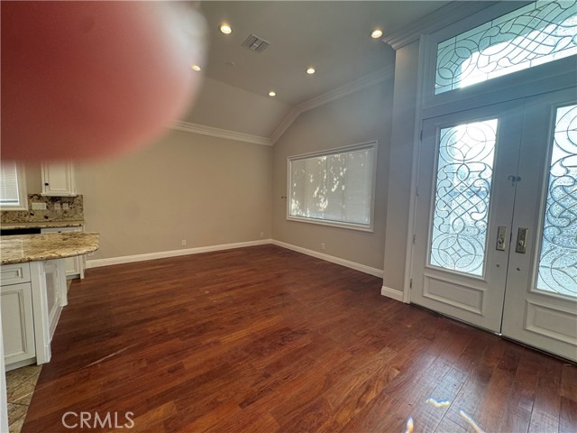 Detail Gallery Image 10 of 28 For 4912 Hesperia, Encino,  CA 91316 - 3 Beds | 2/1 Baths