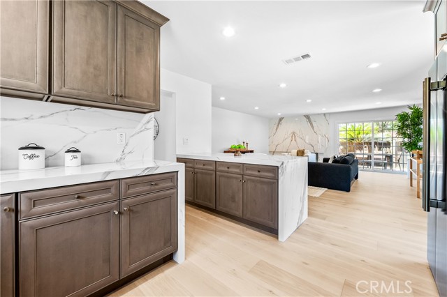 11 Rockrose Way, Irvine CA: https://media.crmls.org/medias/14d4f277-3d92-4114-8488-089614724249.jpg