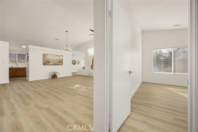 Detail Gallery Image 17 of 27 For 4906 Shadow Stone Dr, Bakersfield,  CA 93313 - 4 Beds | 2 Baths