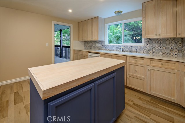 Kitchen is large enough to accommodate a table. Direct access to balcony.