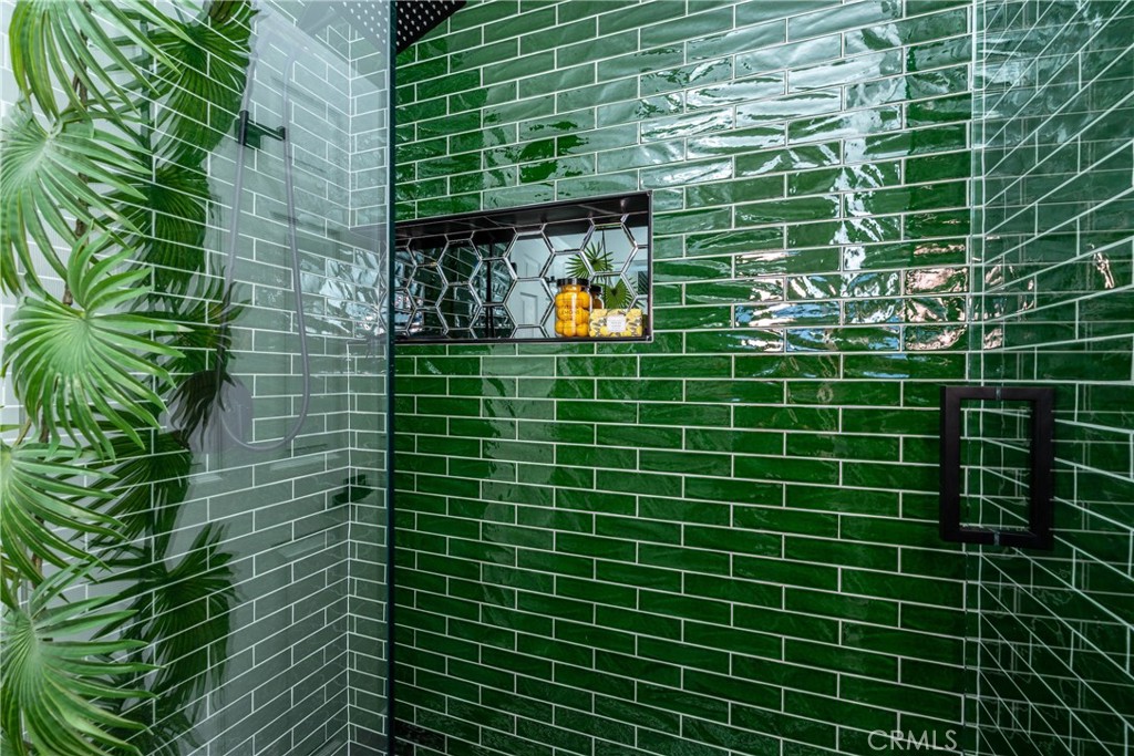 https://media.crmls.org/medias/14d59697-531c-4dd4-830a-1862b8278abd.jpg?preset=X-Large