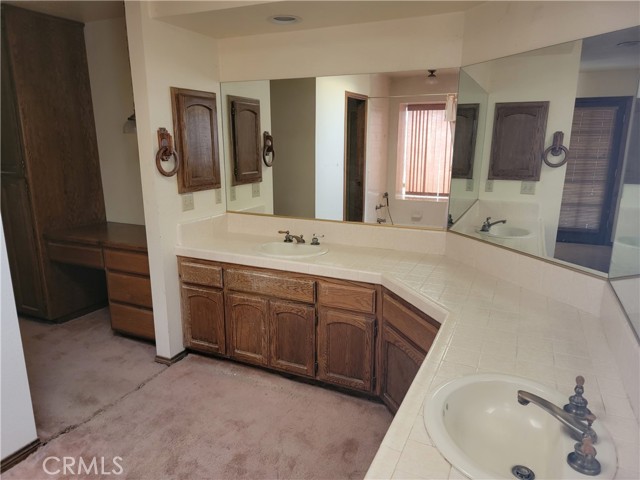15440 Cactus Street, Hesperia CA: https://media.crmls.org/medias/14d695e2-6c77-458d-881d-05f88ca07230.jpg