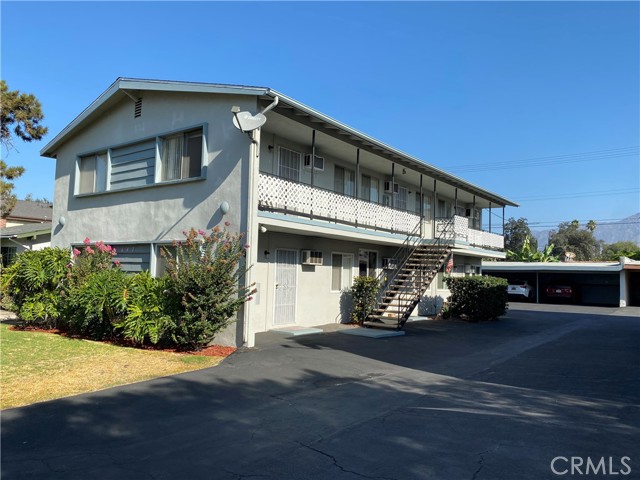 647 Salem Street photo 3