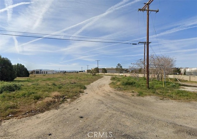 42901 6th St E, Lancaster CA: https://media.crmls.org/medias/14d77b3c-5f19-411a-965e-1585ca69b484.jpg