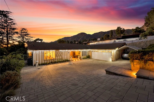 5439 Ocean View Boulevard, La Canada Flintridge CA: https://media.crmls.org/medias/14d85a50-a843-4f05-8160-9709e16f6c55.jpg