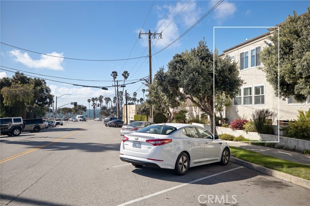 323 Broadway, Redondo Beach, California 90277, 2 Bedrooms Bedrooms, ,2 BathroomsBathrooms,Residential,Sold,Broadway,SB22007207