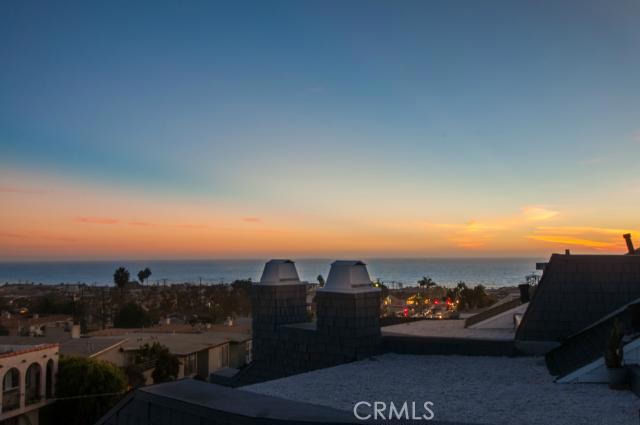 653 Manhattan Beach Boulevard, Manhattan Beach, California 90266, 2 Bedrooms Bedrooms, ,2 BathroomsBathrooms,Residential,Sold,Manhattan Beach,SB23171622