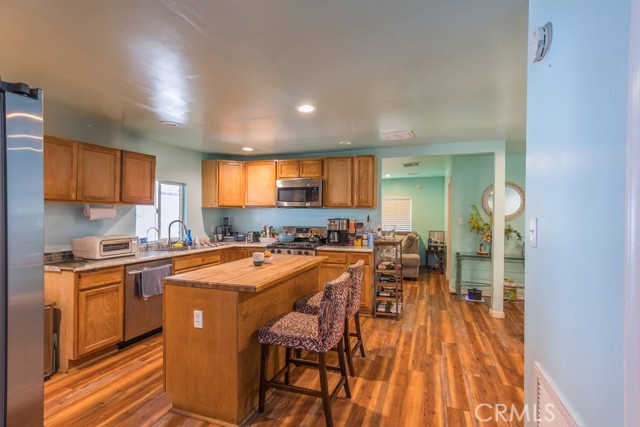 Detail Gallery Image 8 of 43 For 23500 the Old Rd #35,  Newhall,  CA 91321 - 3 Beds | 2 Baths