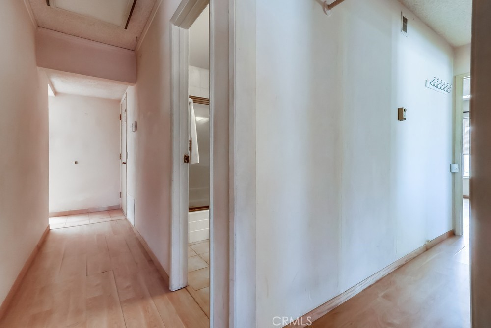 https://media.crmls.org/medias/14dad980-d604-479f-a494-183828265d6e.jpg?preset=X-Large