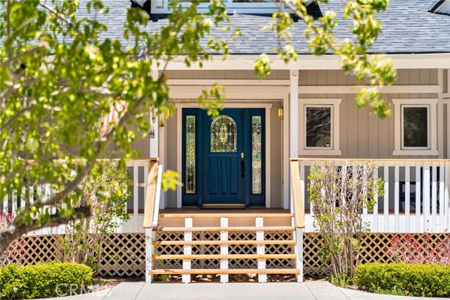 Detail Gallery Image 3 of 61 For 40034 Lakeview Dr, Big Bear Lake,  CA 92315 - 4 Beds | 3/1 Baths