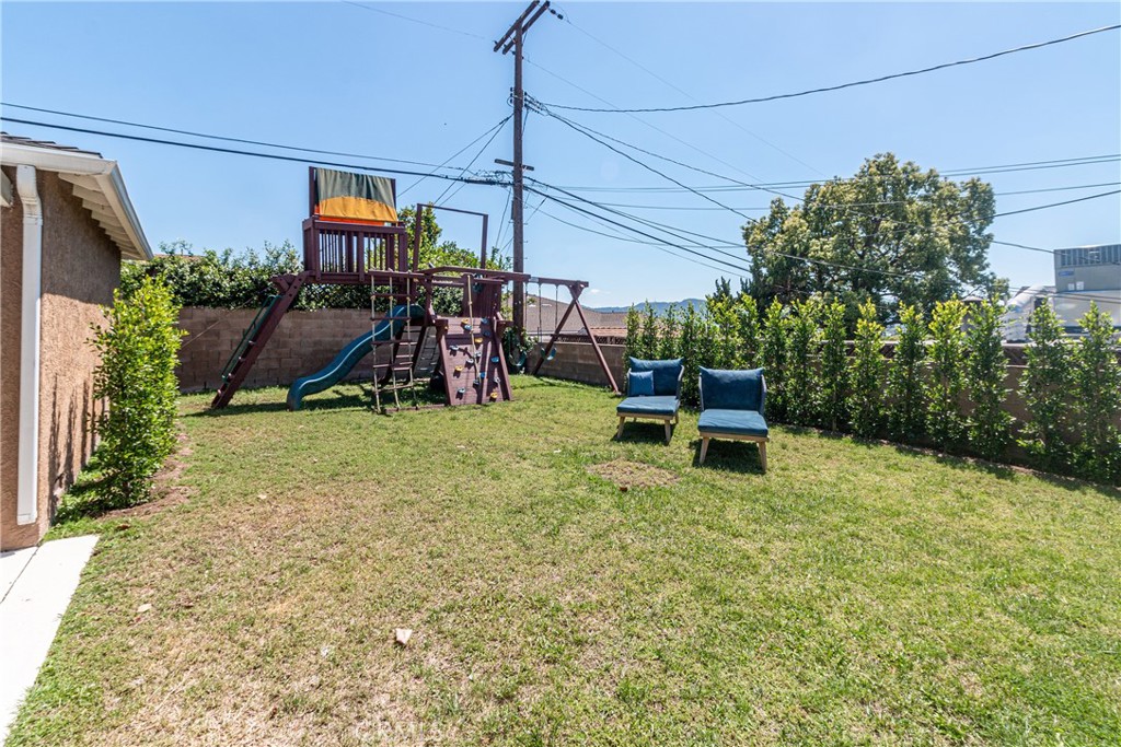 https://media.crmls.org/medias/14dbec14-8cb0-4a95-952f-aaf0092438d2.jpg?preset=X-Large