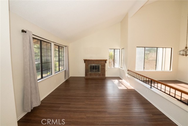 Detail Gallery Image 3 of 17 For 2607 Rochelle Pl, Simi Valley,  CA 93063 - 3 Beds | 2 Baths