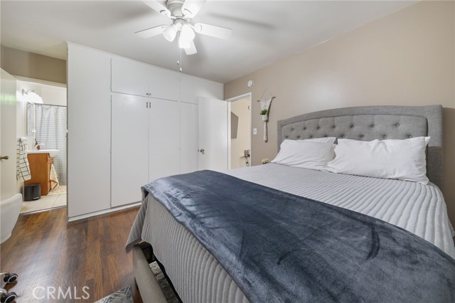 251 E Center Street, Covina CA: https://media.crmls.org/medias/14dcc7f0-c748-4e30-bdd0-511850f75f97.jpg