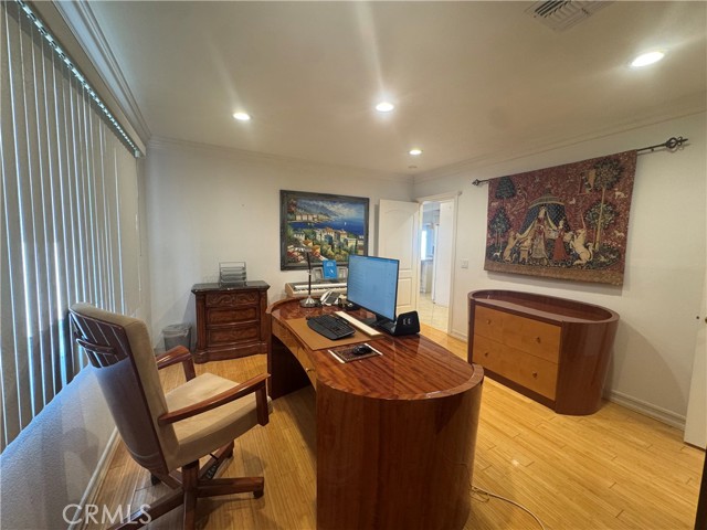 Detail Gallery Image 13 of 44 For 5092 Chimineas, Tarzana,  CA 91356 - 4 Beds | 2 Baths