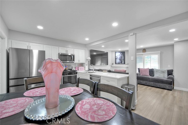 Detail Gallery Image 6 of 65 For 12415 Imperial #41,  Norwalk,  CA 90650 - 2 Beds | 2/1 Baths