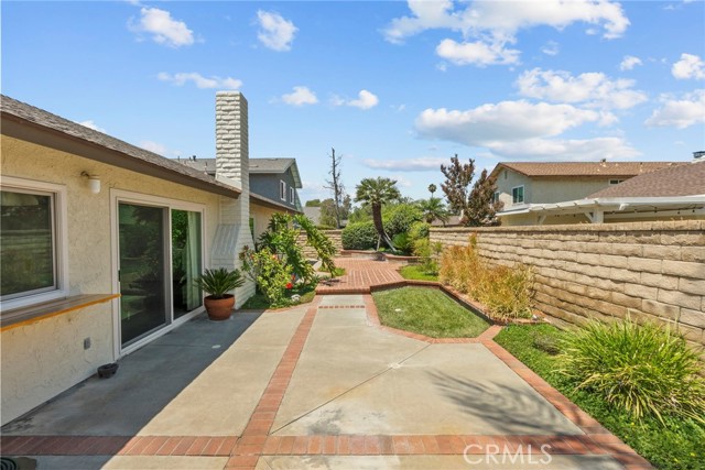 25530 Meadow Mont Street, Valencia CA: https://media.crmls.org/medias/14de6961-5da9-409e-bbee-acf7fd0bae45.jpg