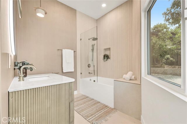 Detail Gallery Image 32 of 37 For 808 S Los Robles Ave, Pasadena,  CA 91106 - 3 Beds | 3 Baths