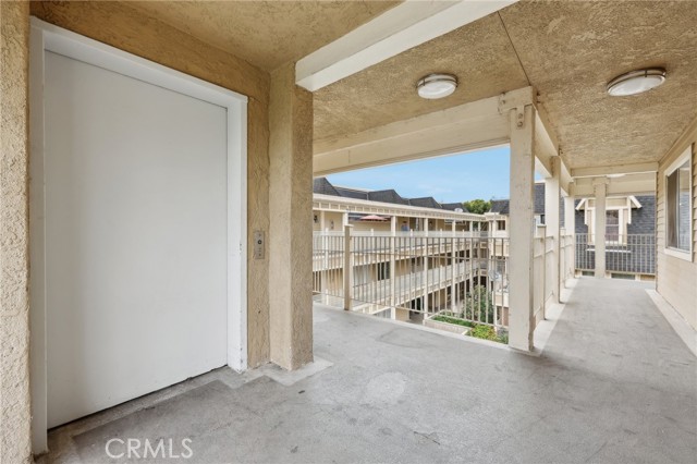 Detail Gallery Image 3 of 27 For 300 E Chestnut Ave #303,  Santa Ana,  CA 92701 - 2 Beds | 2 Baths