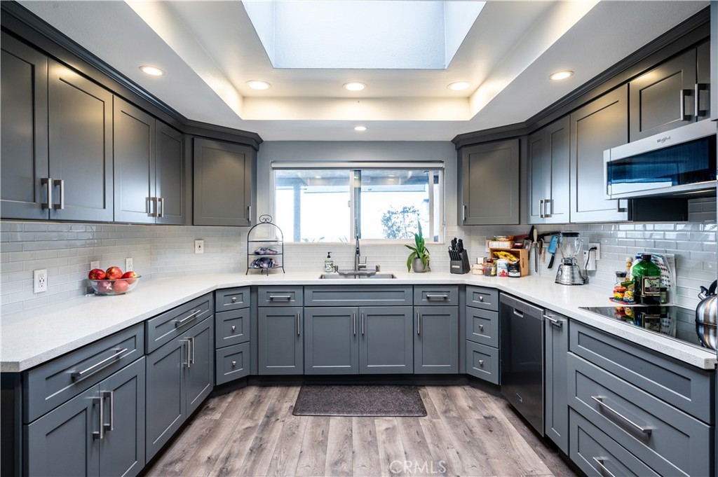 1995 Molino Avenue #302