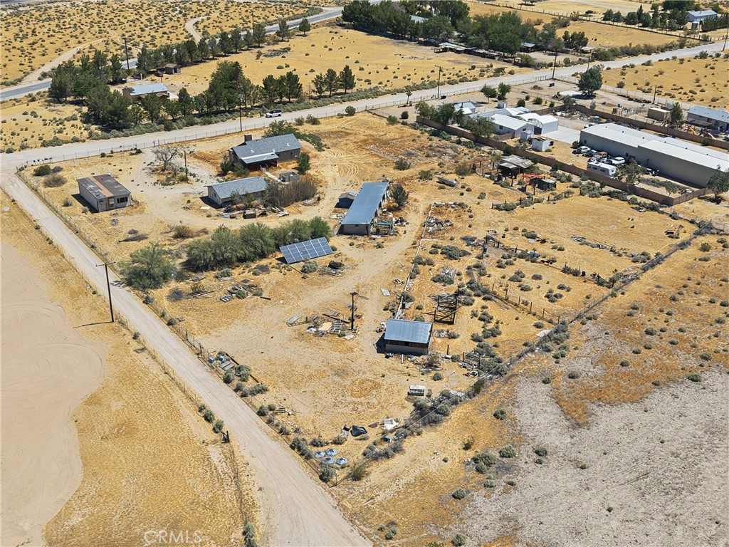 https://media.crmls.org/medias/14df9de4-1bed-4880-a02a-45145e87bb4e.jpg?preset=X-Large