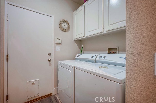 11327 La Brisa Circle, Fontana CA: https://media.crmls.org/medias/14dfda1e-ef4a-4c35-b76b-5f1cbad36c8b.jpg
