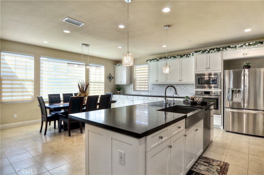 MLS #OC25228348 image #9