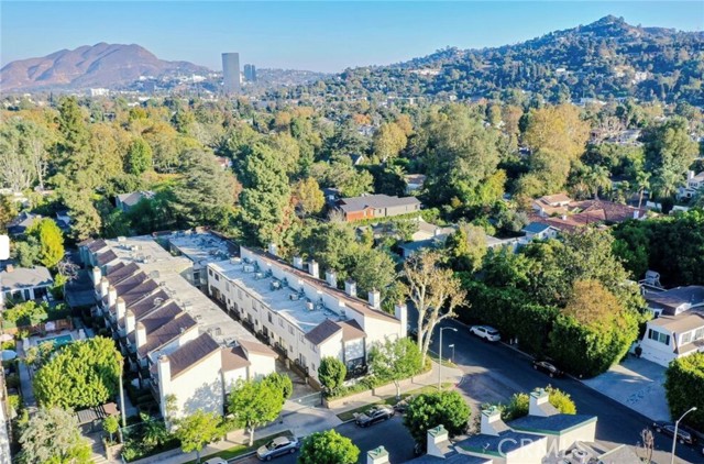 Detail Gallery Image 20 of 26 For 4218 Troost #15,  Studio City,  CA 91604 - 3 Beds | 3 Baths