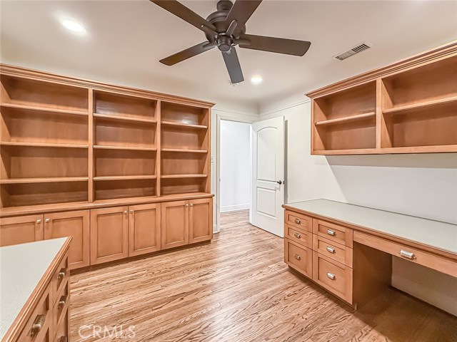 Detail Gallery Image 28 of 60 For 15452 Varden, Sherman Oaks,  CA 91403 - 4 Beds | 4 Baths