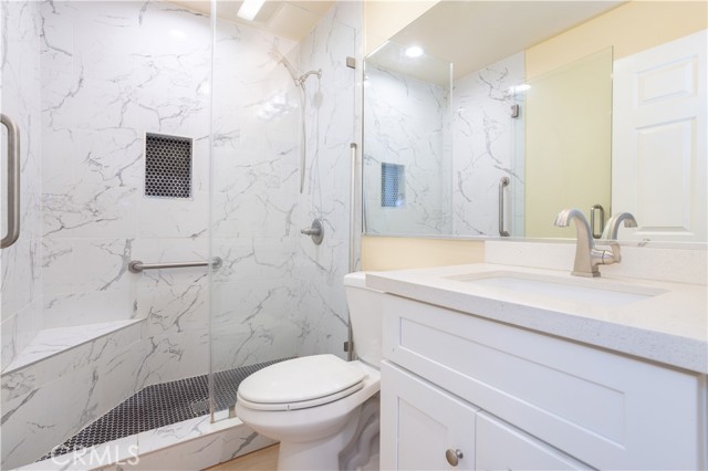 Detail Gallery Image 17 of 38 For 9146 Lemona Ave #103,  North Hills,  CA 91343 - 3 Beds | 2/1 Baths