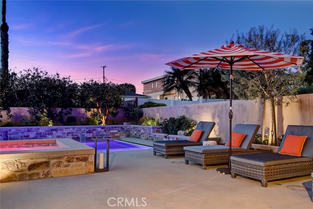 1833 8th Street, Manhattan Beach CA: https://media.crmls.org/medias/14e154f9-f72d-423d-9611-82f77ac097a6.jpg