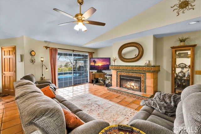 Detail Gallery Image 6 of 59 For 10341 Pinon Ave, Morongo Valley,  CA 92256 - 4 Beds | 3 Baths