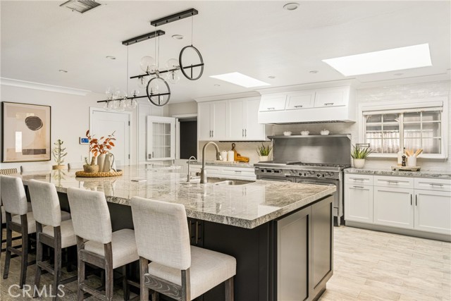 Detail Gallery Image 5 of 36 For 20402 Seven Seas Ln, Huntington Beach,  CA 92646 - 4 Beds | 3/1 Baths