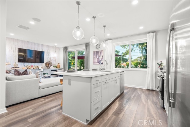 920 E Santa Ana Street, Anaheim CA: https://media.crmls.org/medias/14e26559-b5f2-4353-892a-a4ffd390150a.jpg