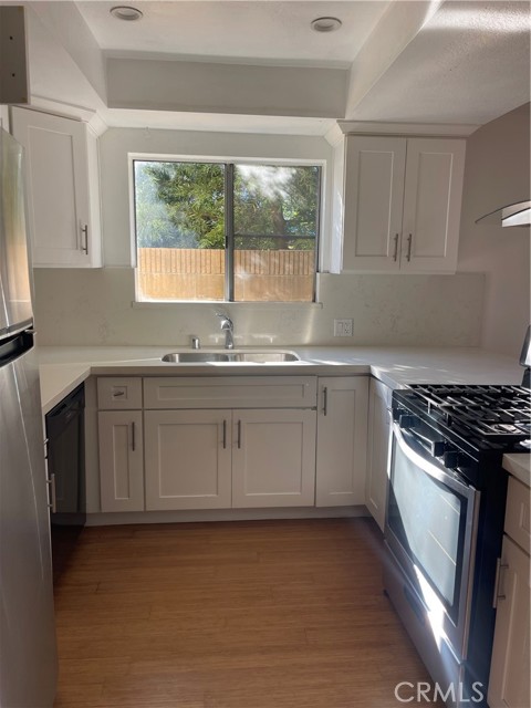 Detail Gallery Image 2 of 9 For 18229 Burin, Redondo Beach,  CA 90278 - 3 Beds | 2/1 Baths