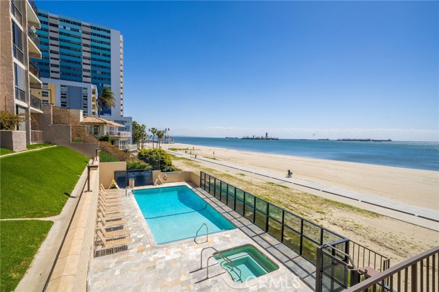 1750 E Ocean Boulevard, Long Beach CA: https://media.crmls.org/medias/14e309c3-2149-4800-8676-00756c5b97fa.jpg