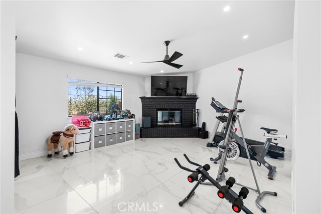 Detail Gallery Image 10 of 22 For 13651 1st Ave, Victorville,  CA 92395 - 3 Beds | 2 Baths
