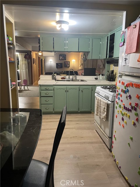 Detail Gallery Image 21 of 40 For 22600 Normandie Ave #32,  Torrance,  CA 90502 - 1 Beds | 1 Baths