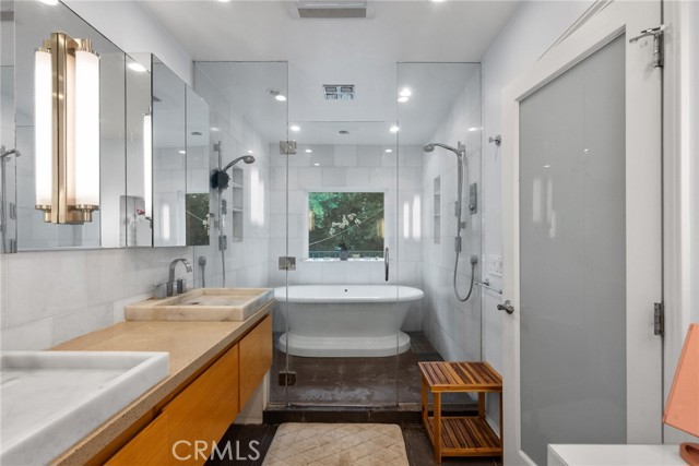 11821 Balboa, Granada Hills CA: https://media.crmls.org/medias/14e334d7-9a26-46d2-aec6-c465c904b48a.jpg