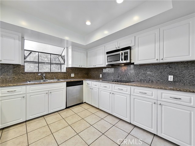 Image 2 for 5288 Medina Rd, Woodland Hills, CA 91364