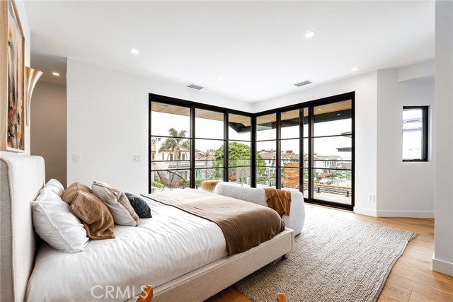 223 Orchid Avenue, Corona del Mar CA: https://media.crmls.org/medias/14e3ec8c-4ac3-4a1c-9abb-c768b4da3579.jpg