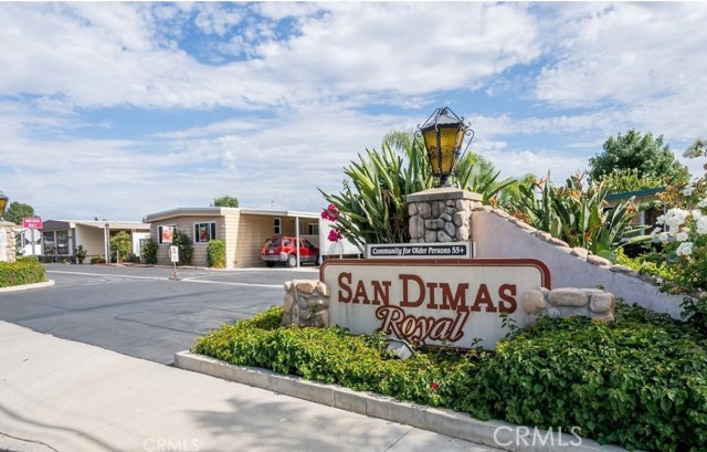 Detail Gallery Image 1 of 34 For 1630 W Covina Bld #102,  San Dimas,  CA 91773 - 3 Beds | 2 Baths