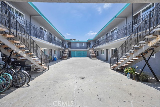 1212 W 107th Street, Los Angeles CA: https://media.crmls.org/medias/14e41ddd-d4aa-46b2-beb1-4b5fd63157cc.jpg