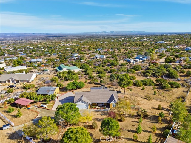 9385 Pinon Hills, Pinon Hills CA: https://media.crmls.org/medias/14e46855-4f5c-46ea-a1a5-7fc4b6144281.jpg