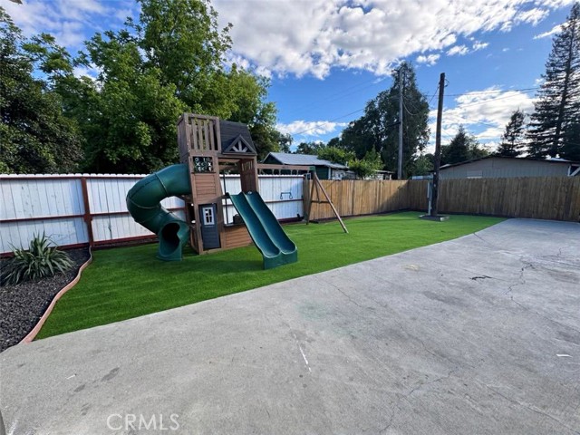 Image 24 of 31 For 627 Ventura  